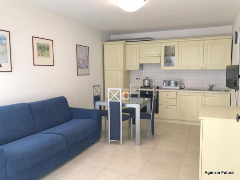 Communal lounge/ TV room, Living room, Seating area, kitchen