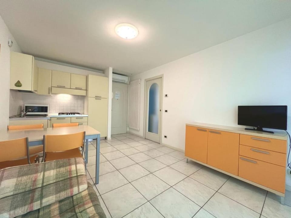 Communal lounge/ TV room, TV and multimedia, Dining area, kitchen