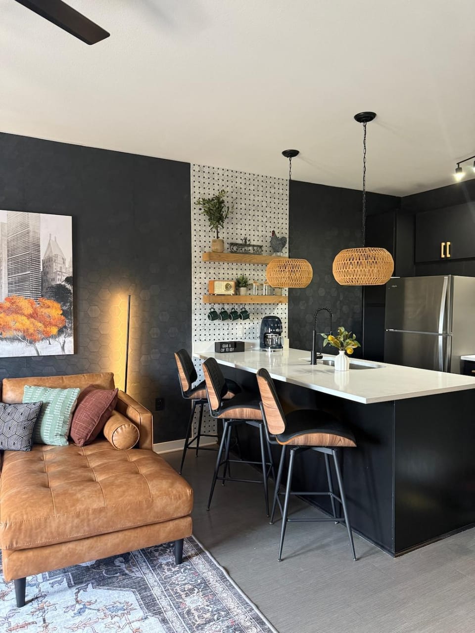 South Lamar Wellness Retreat Sauna Cold Plunge Gym Apartment in Austin