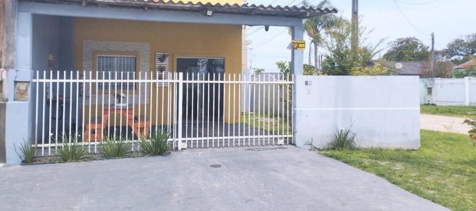 Residencial Riviera House in State of Paraná