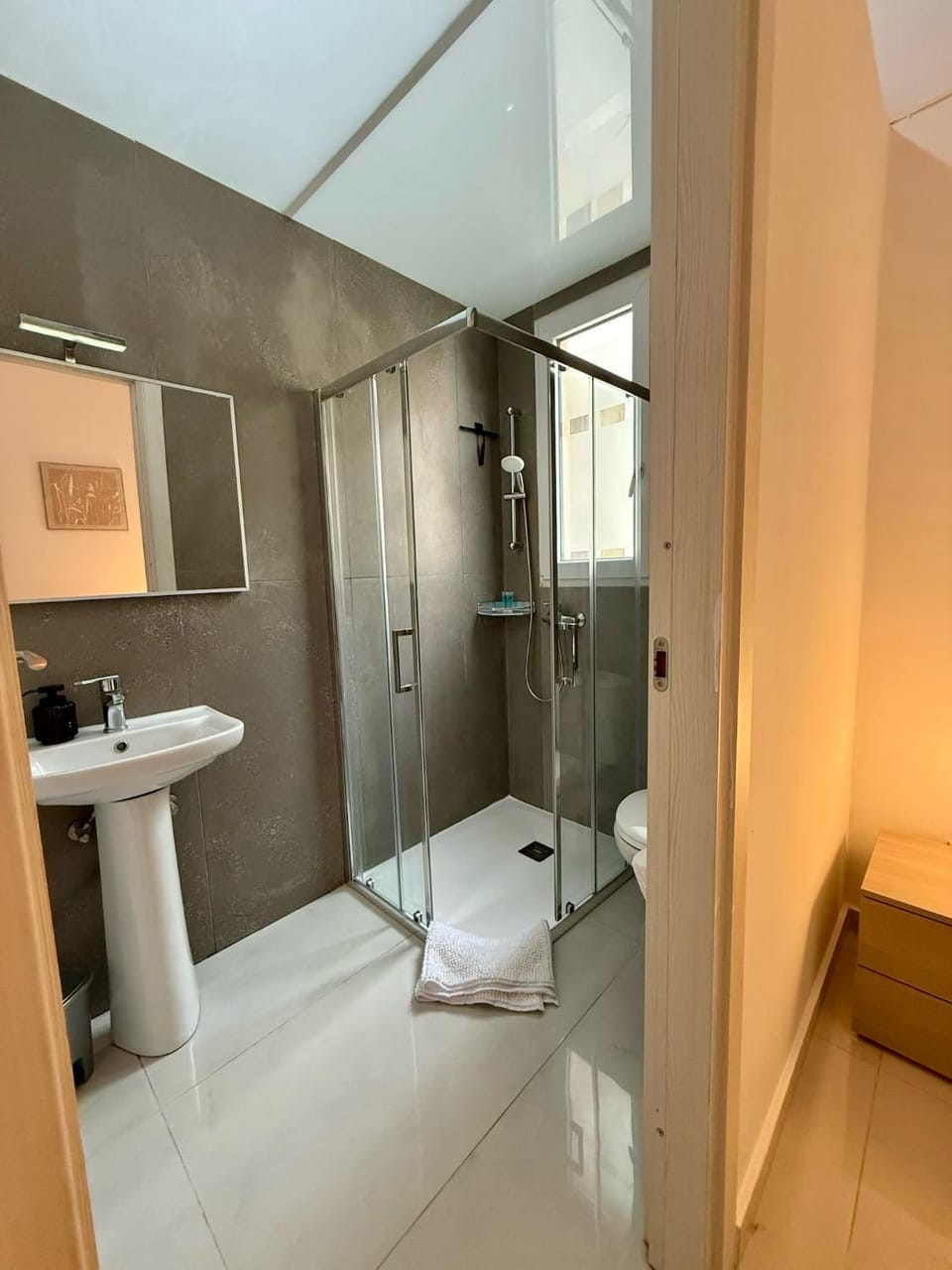 Shower, Toilet, Bathroom