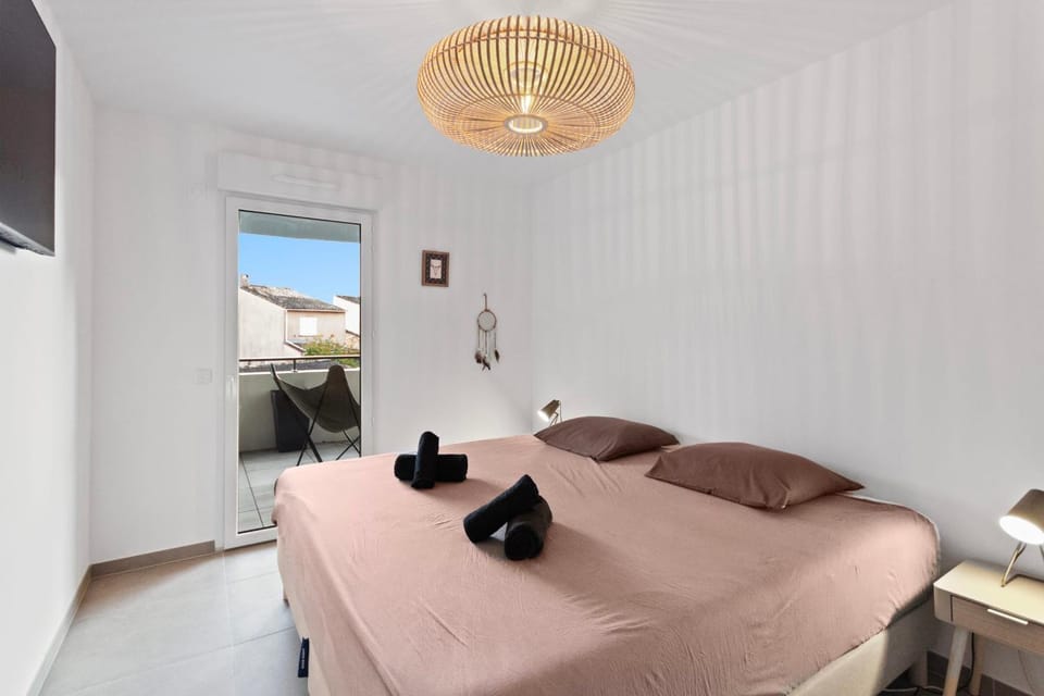 The Peaceful - Sea - Pool - 2 parking spaces - Terrace Apartment in Villeneuve-Loubet