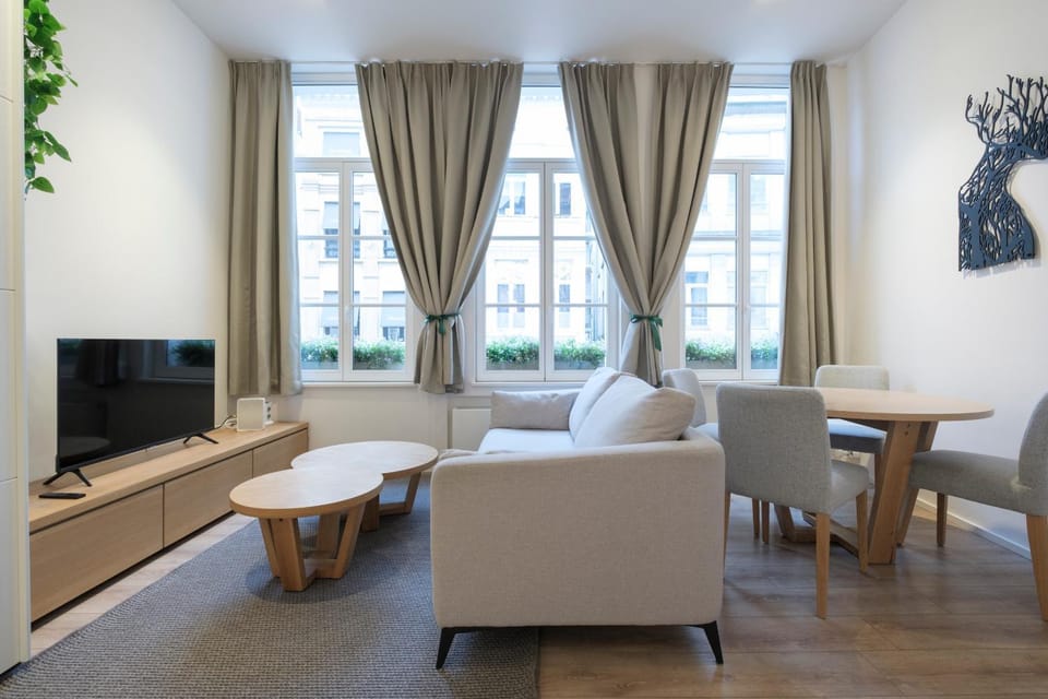 TV and multimedia, Living room, Dining area