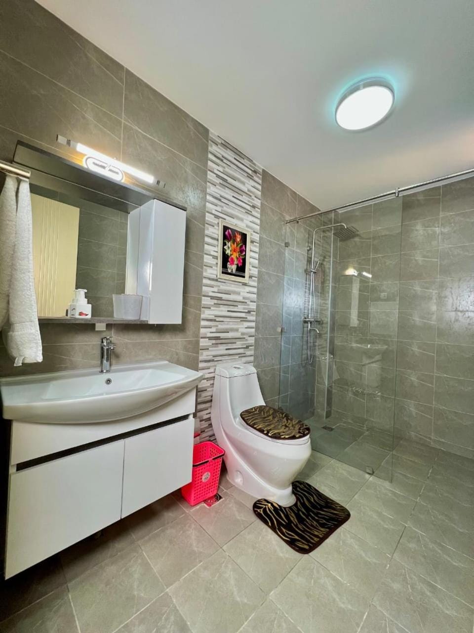 spacious luxury two bedroom apartment with heated swimming pool fully equipped gym children playing ground ample parking space and relaxing rooftop with amazing views Apartment in Nairobi