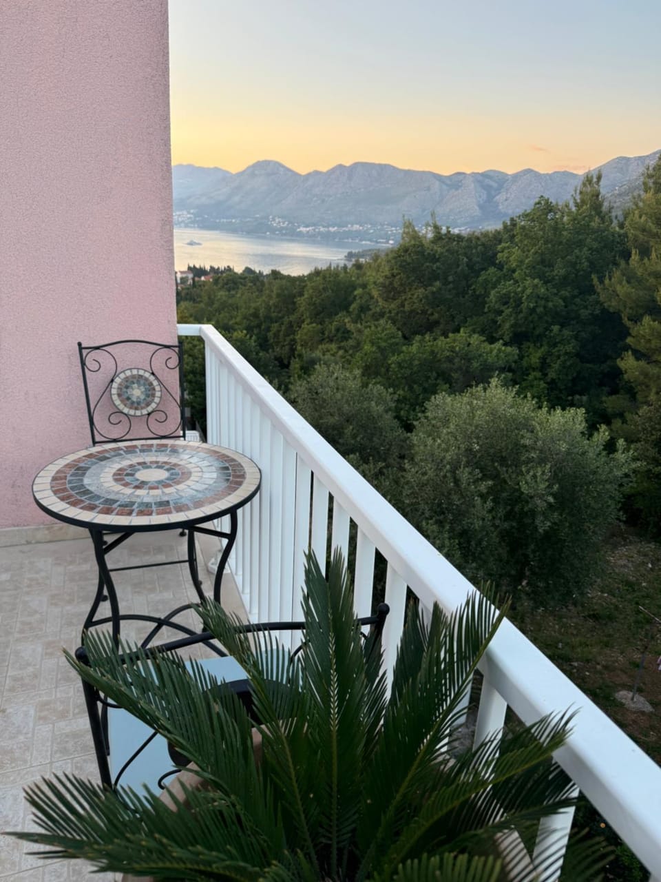 Nearby landmark, Balcony/Terrace, Sea view