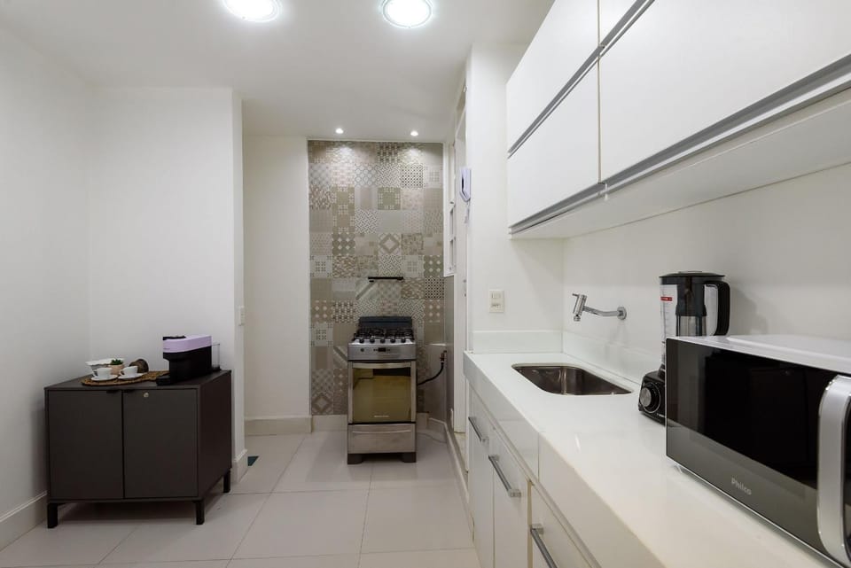 1BDR with Balcony 180m from the Beach | FS 35/303 Apartment in Rio de Janeiro
