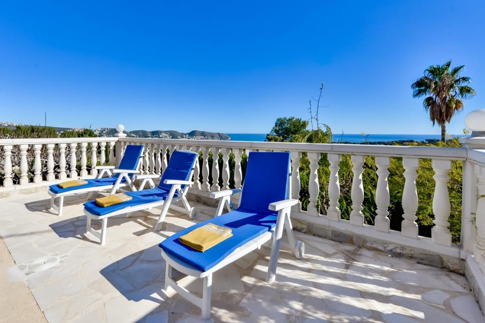Balcony/Terrace, sunbed