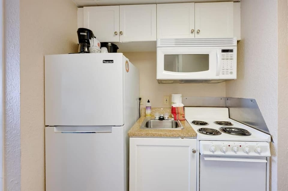 New Direct Oceanfront 8th Floor Sandcastle South House in Myrtle Beach
