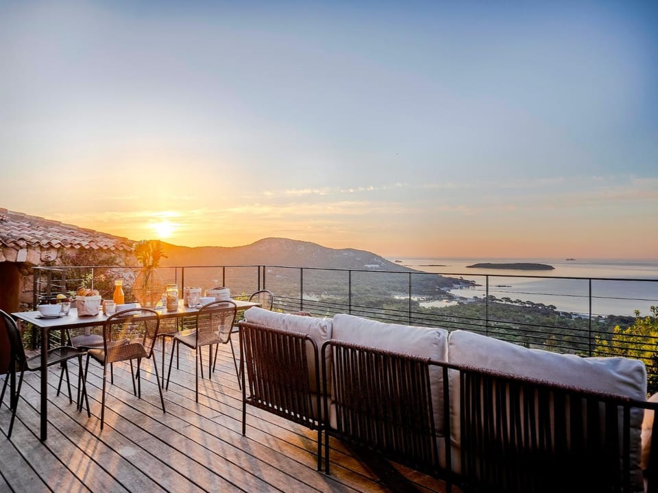 Natural landscape, Dining area, Sea view