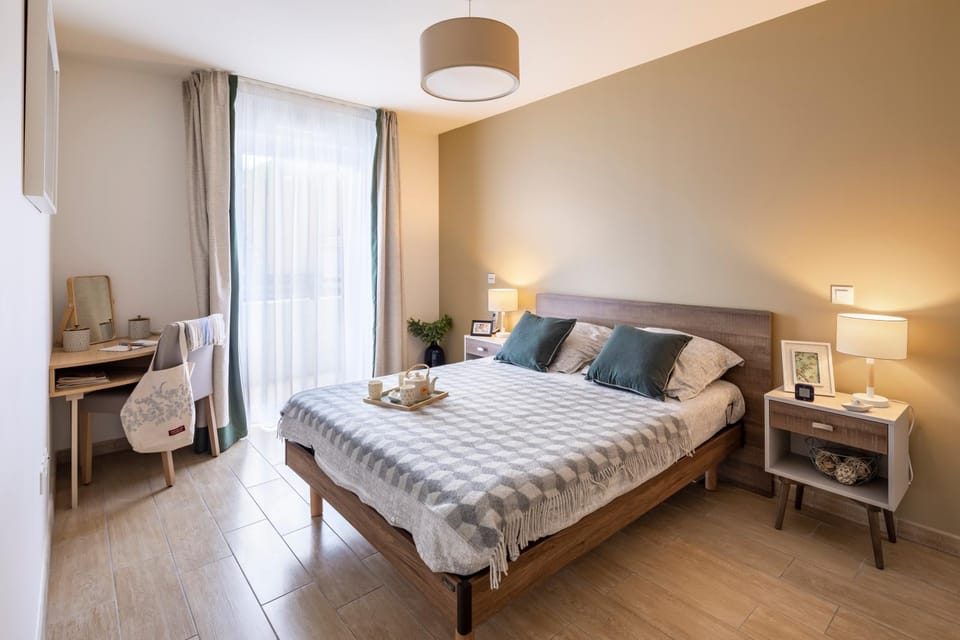 Bed, Photo of the whole room, Bedroom