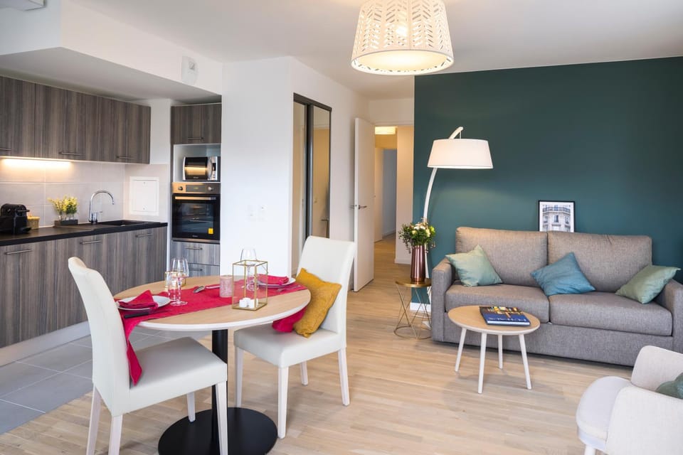 Living room, Seating area, Dining area, kitchen