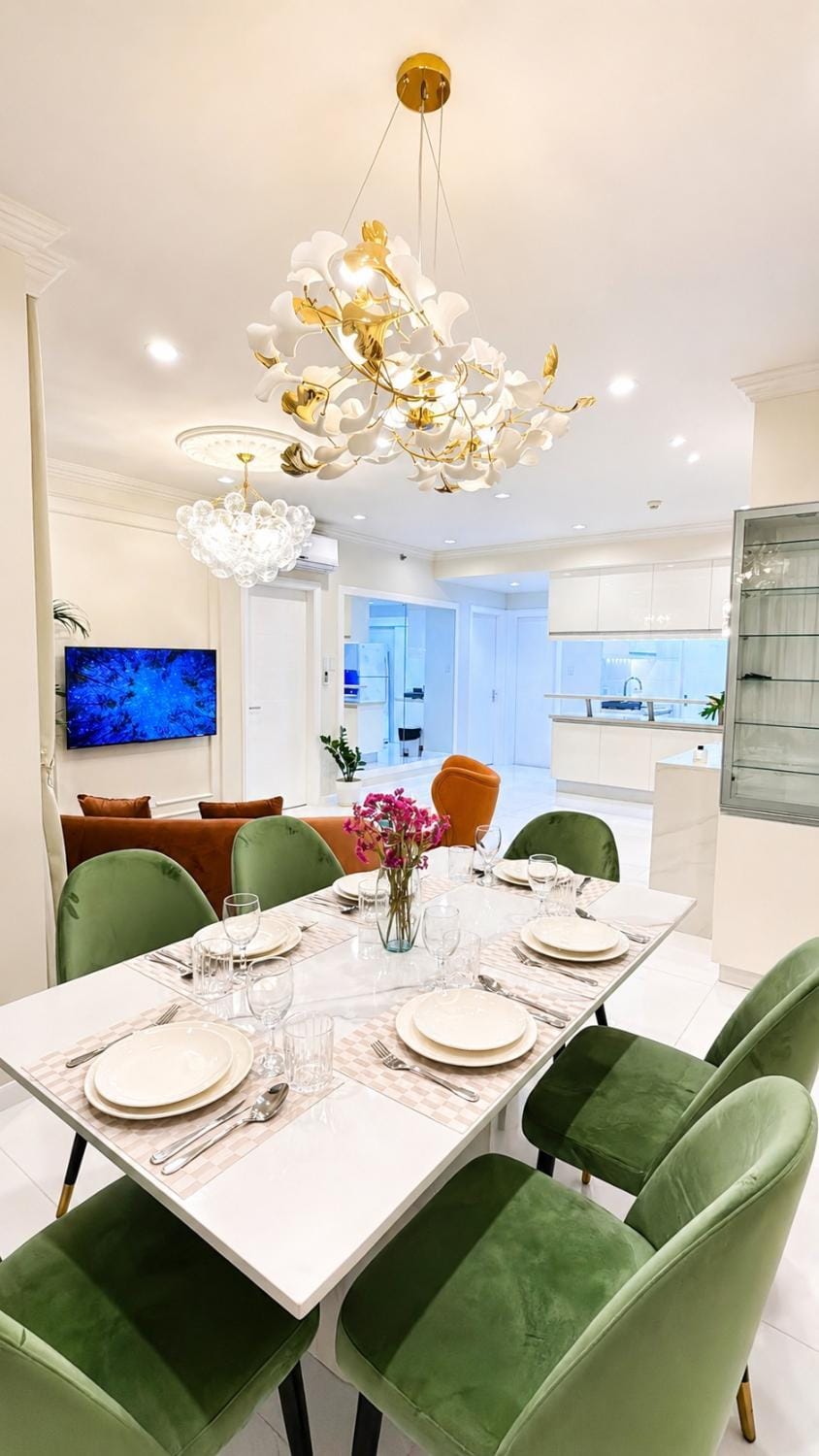Seating area, Dining area