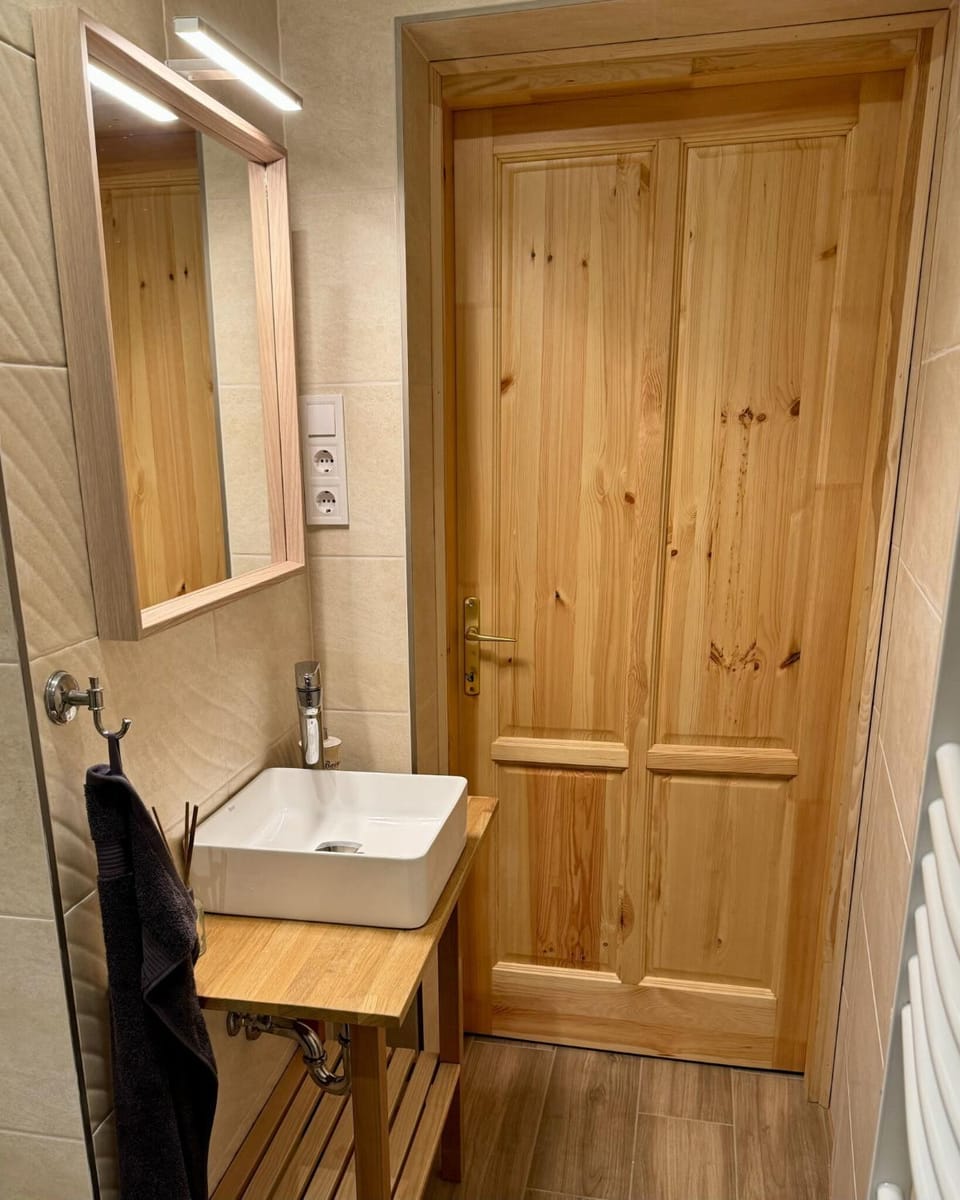 Fenyőudvar Vendégház Mocsa Apartment in Hungary