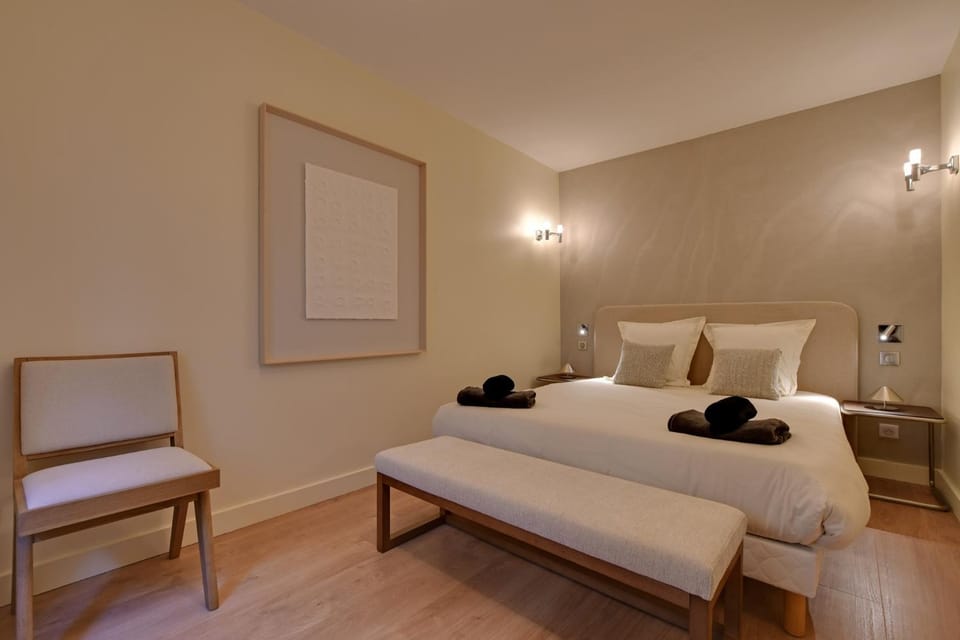 Marais Archives -Architect Flat 2BR 2SDB with AC Apartment in Paris