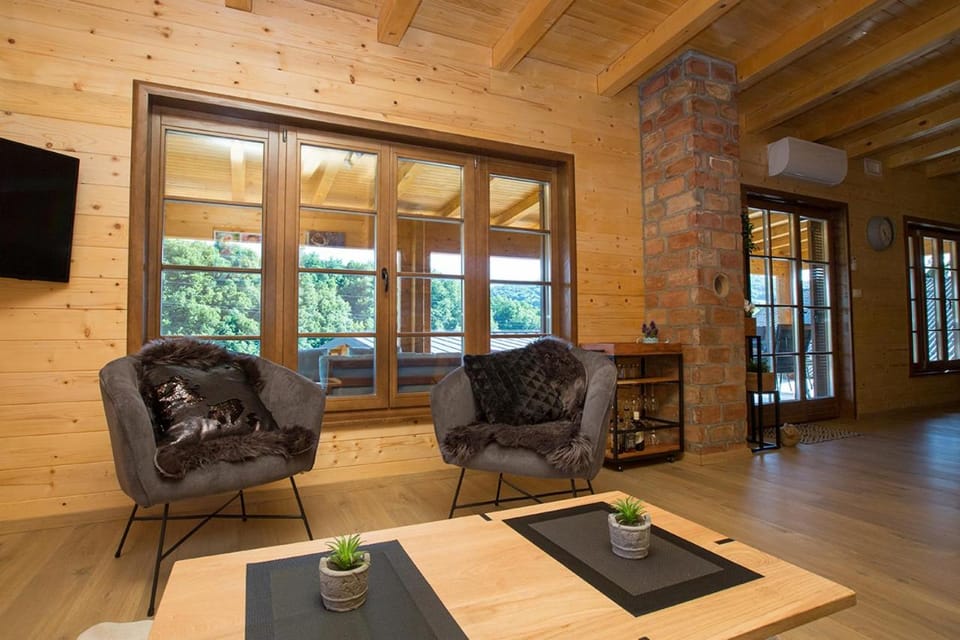 TV and multimedia, Living room, Seating area, air conditioner