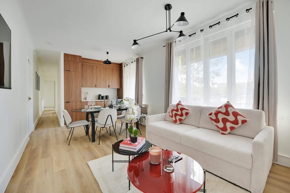 Kitchen or kitchenette, Living room, Seating area, Dining area, minibar, pet friendly, stove