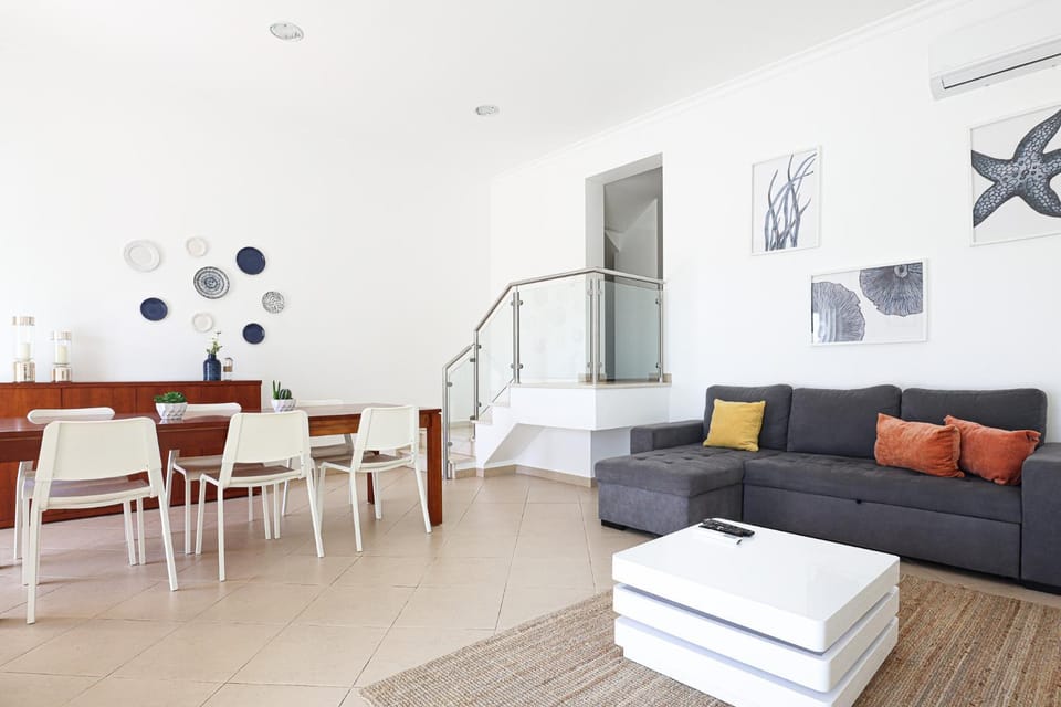 Living room, air conditioner