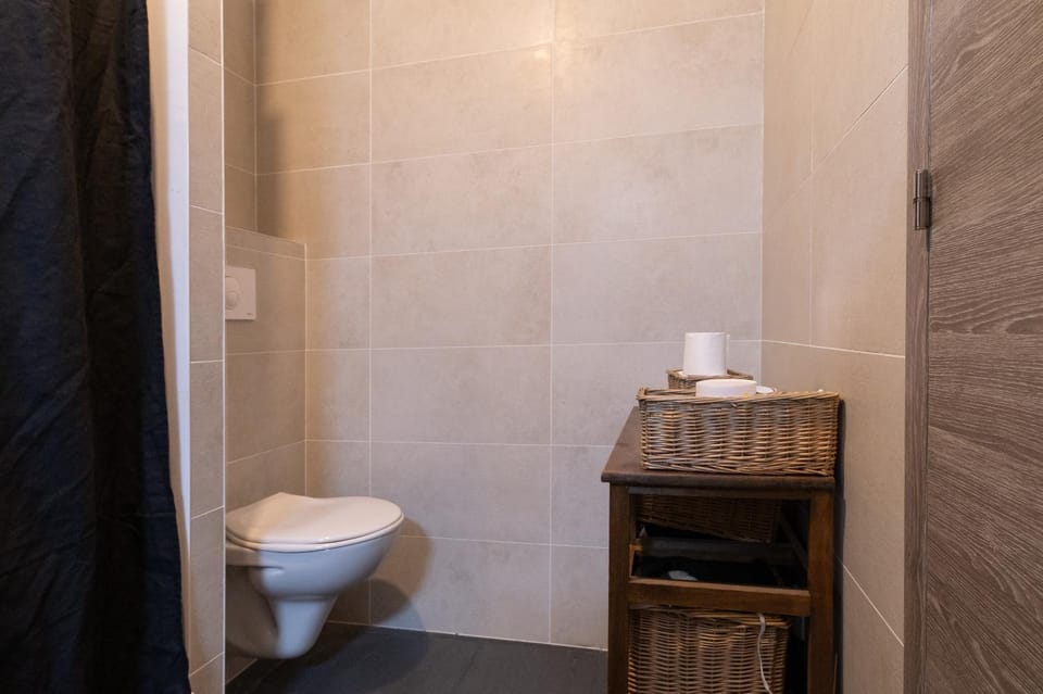 Bathroom, Living room