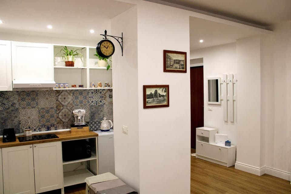 Kitchen or kitchenette, Kitchen or kitchenette