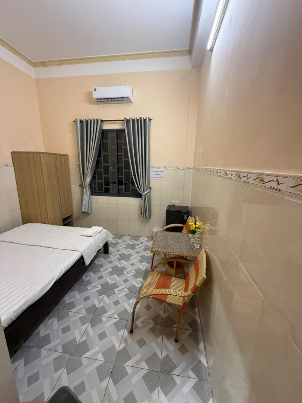 Khách sạn Hoàng Cung 2 Hotel in Ho Chi Minh City