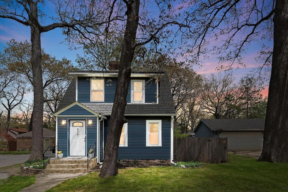 Coastal Comfort Sauna, HotTub & Games near Dunes House in Michigan City