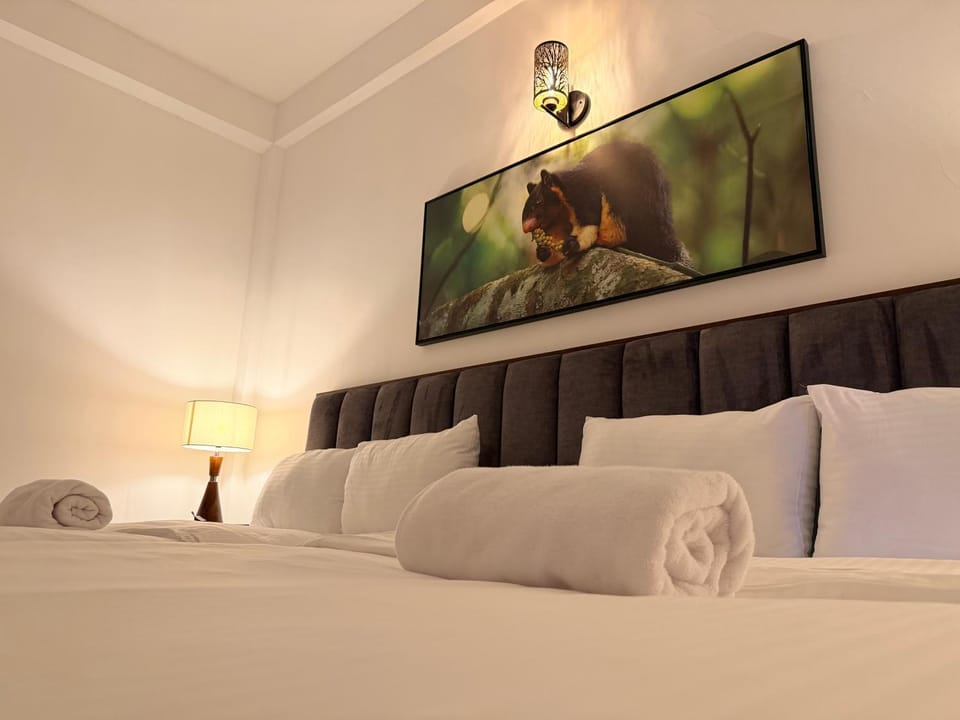 Bedroom, towels