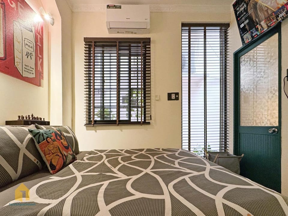 Bed, Photo of the whole room, Bedroom, air conditioner