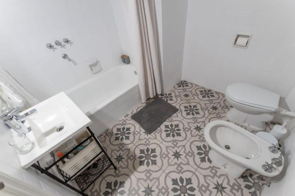 ZAYA, amplio semipiso con balcón, ubicación ideal Apartment in Buenos Aires