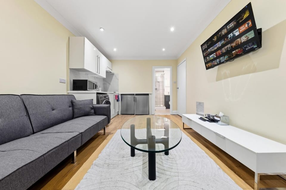 Luxury one bedroom property, London Bridge A1 Apartment in London Borough of Southwark