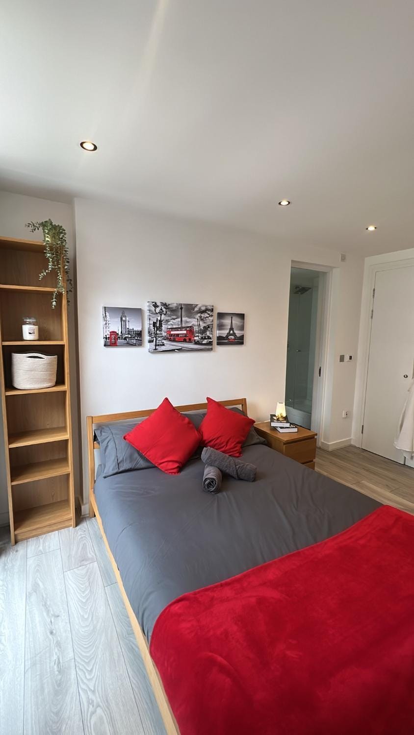 Bed, Bedroom