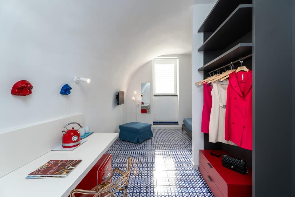 Photo of the whole room, Seating area, Bedroom, wardrobe