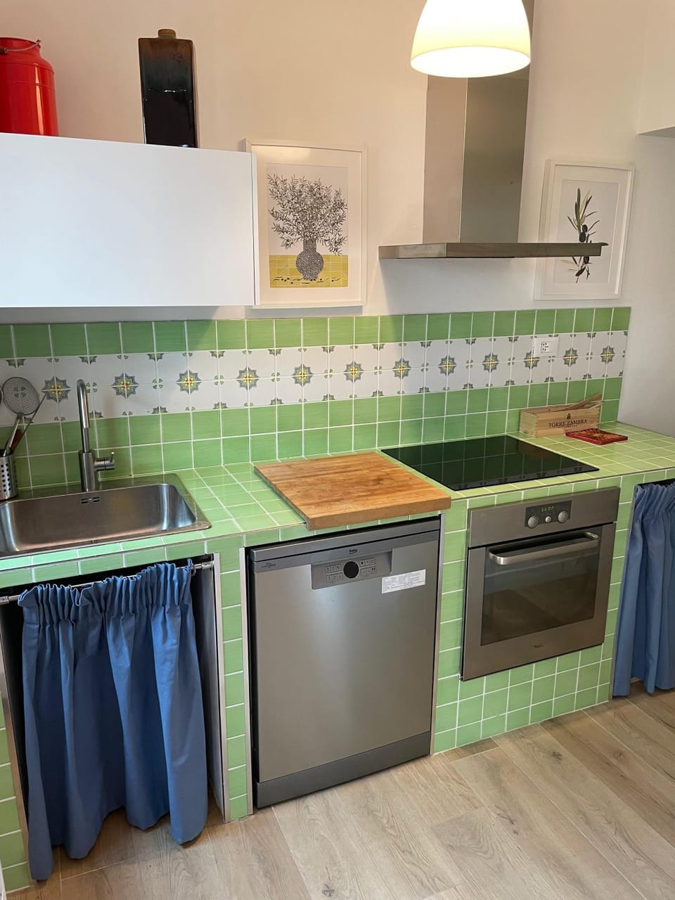 Kitchen or kitchenette
