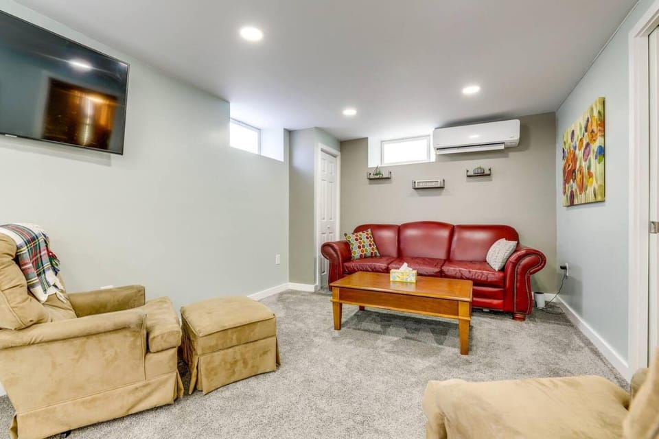 Close to Colleges: Worcester Apt w/ Lake Access! Apartment in Worcester