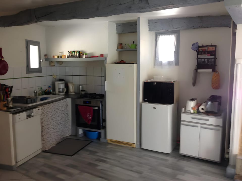 Kitchen or kitchenette, Living room