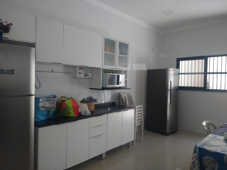 Casa a 2 minutos, a pé, da praia - até 16 pessoas House in State of São Paulo