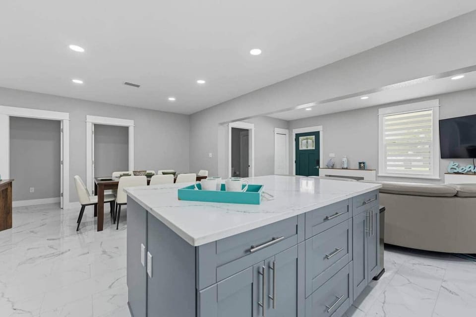 TV and multimedia, Kitchen or kitchenette, Dining area