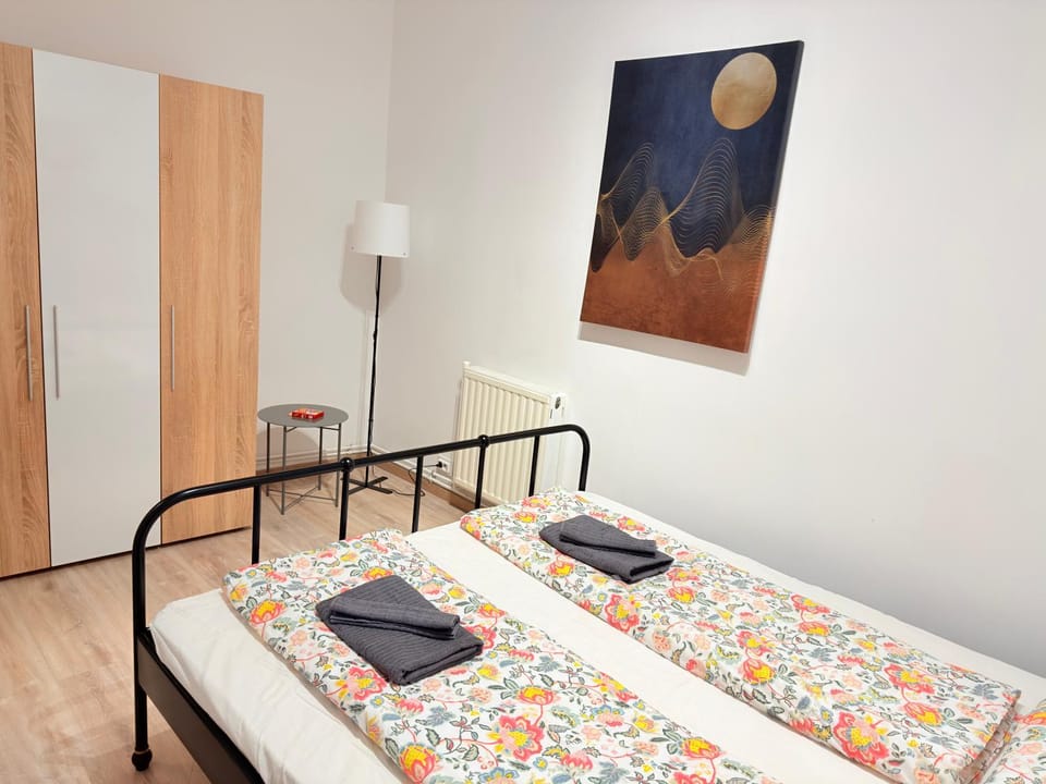 Bed, Photo of the whole room, Bedroom, wardrobe