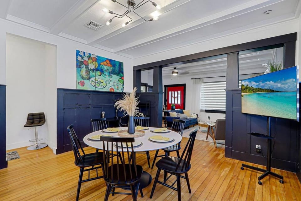 TV and multimedia, Dining area