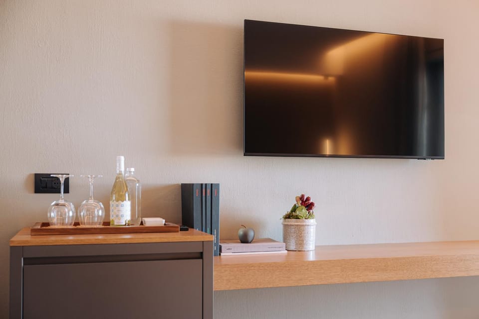 TV and multimedia, minibar