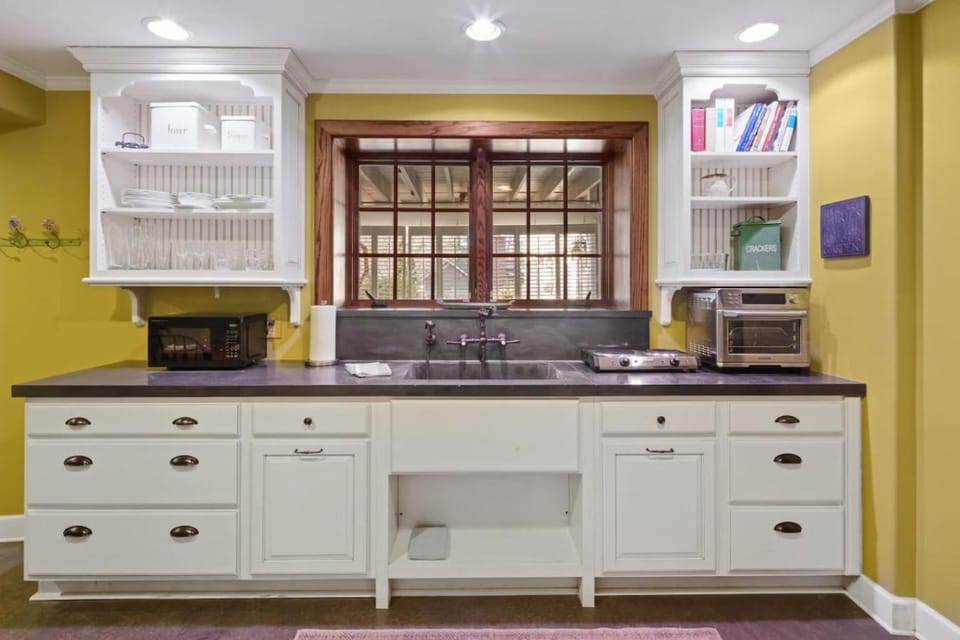 The Kimberly - Cozy, Quiet, Hot Tub in Grove Park Neighborhood Apartment in Woodfin