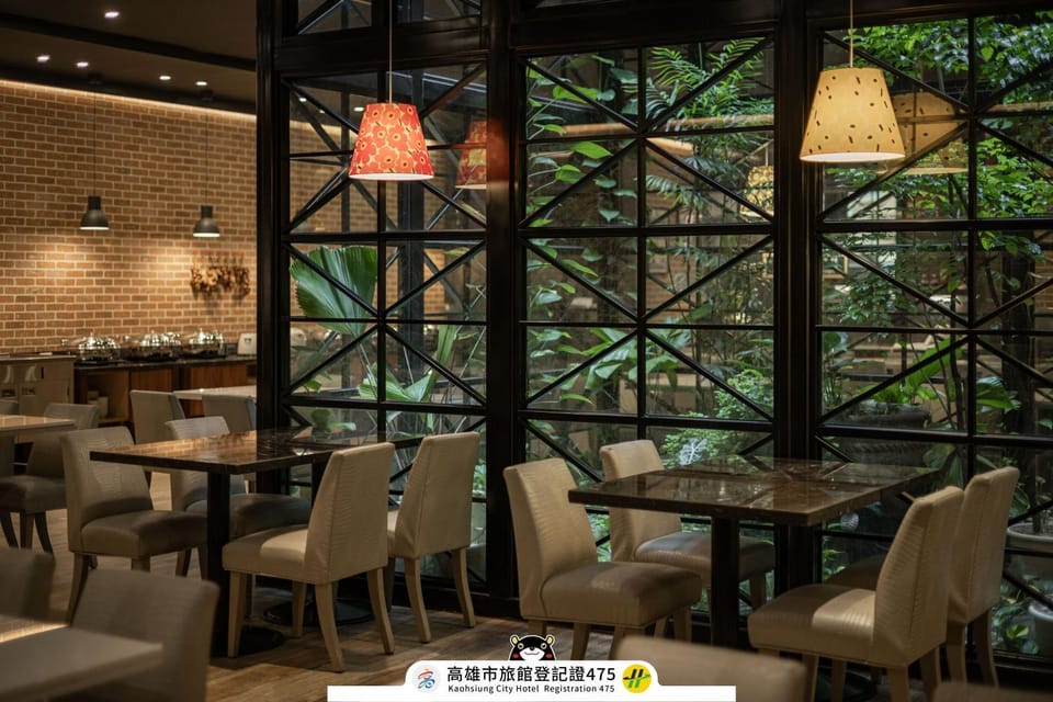 Restaurant/places to eat, Seating area