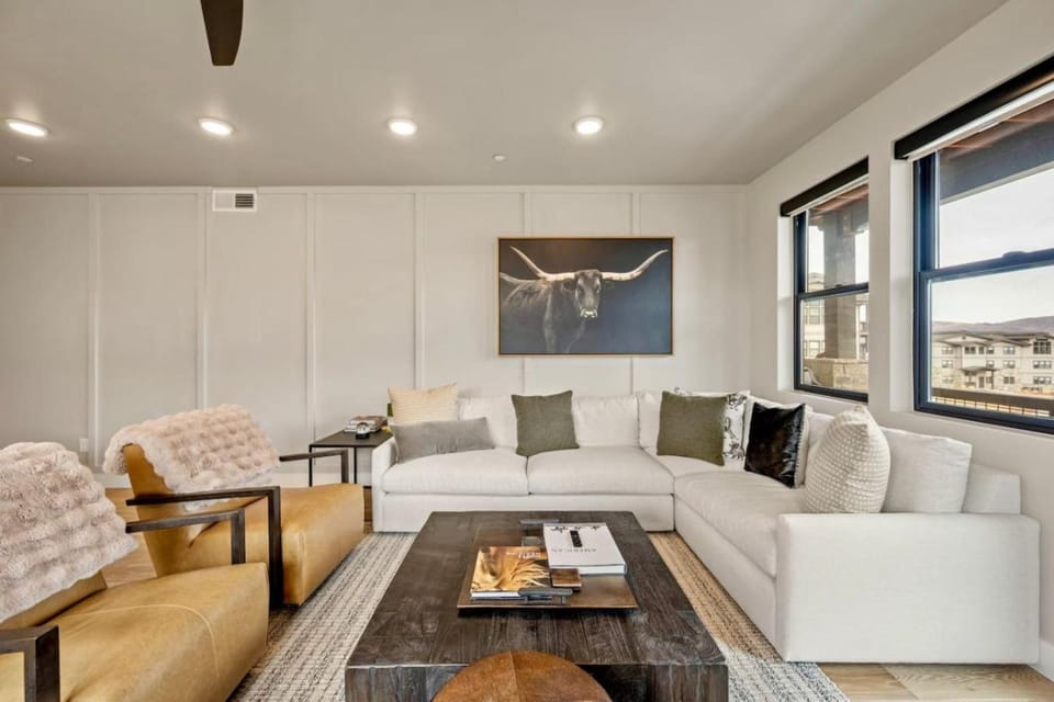 Luxury 3BR Condo near Deer Valley & Heber City Apartment in Jordanelle Reservoir