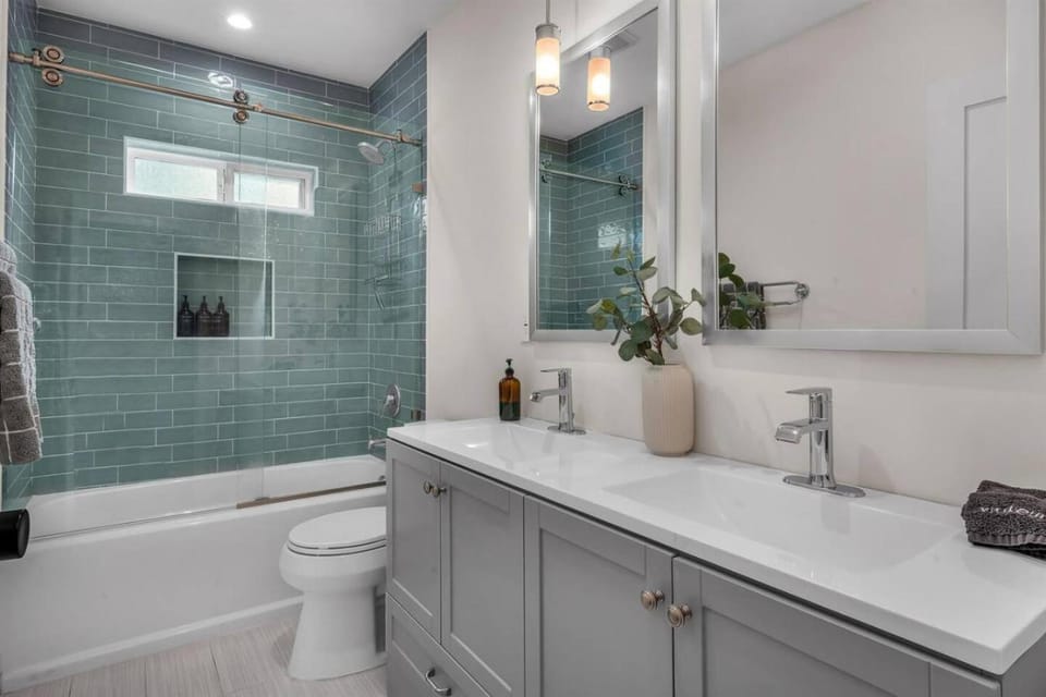 Bathroom, Bath