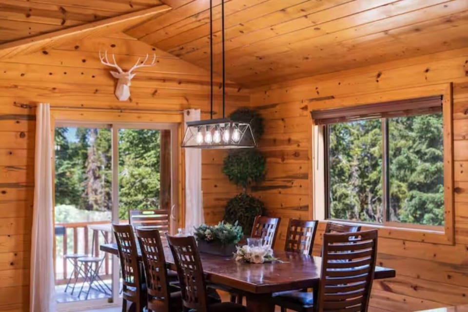 Willis Woods Cabin with Arcades and Fire Pit Cabin in Utah