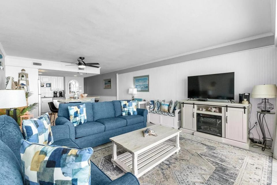 TV and multimedia, Kitchen or kitchenette, Living room, Seating area, Dining area, Evening entertainment, fireplace