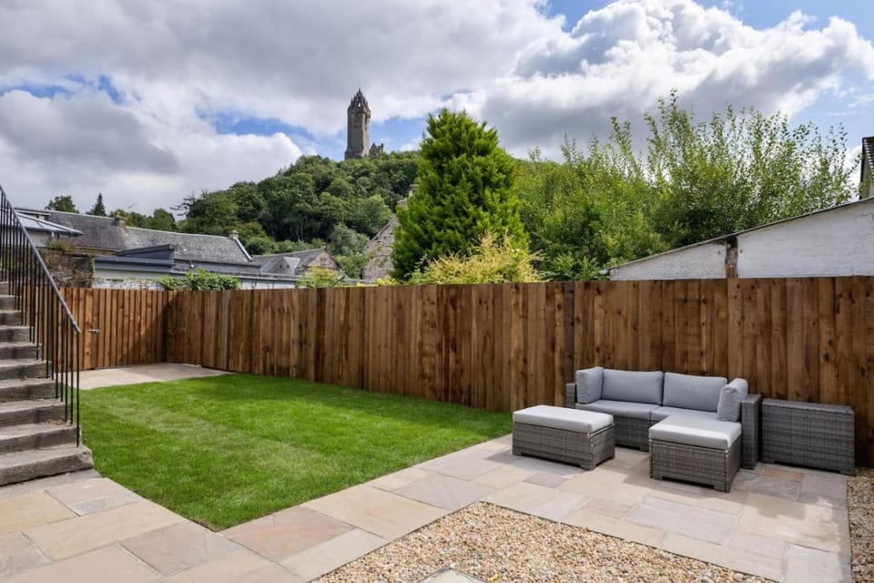 Caledonia Suite by The Wallace Monument Apartment in Stirling