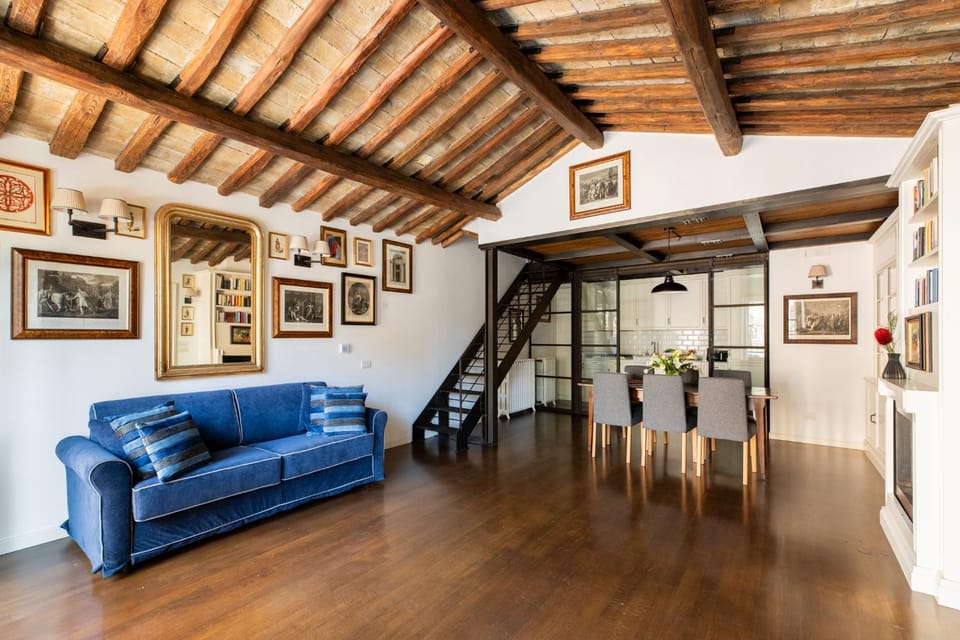 Living room, Seating area, Dining area, Lunch, Lunch