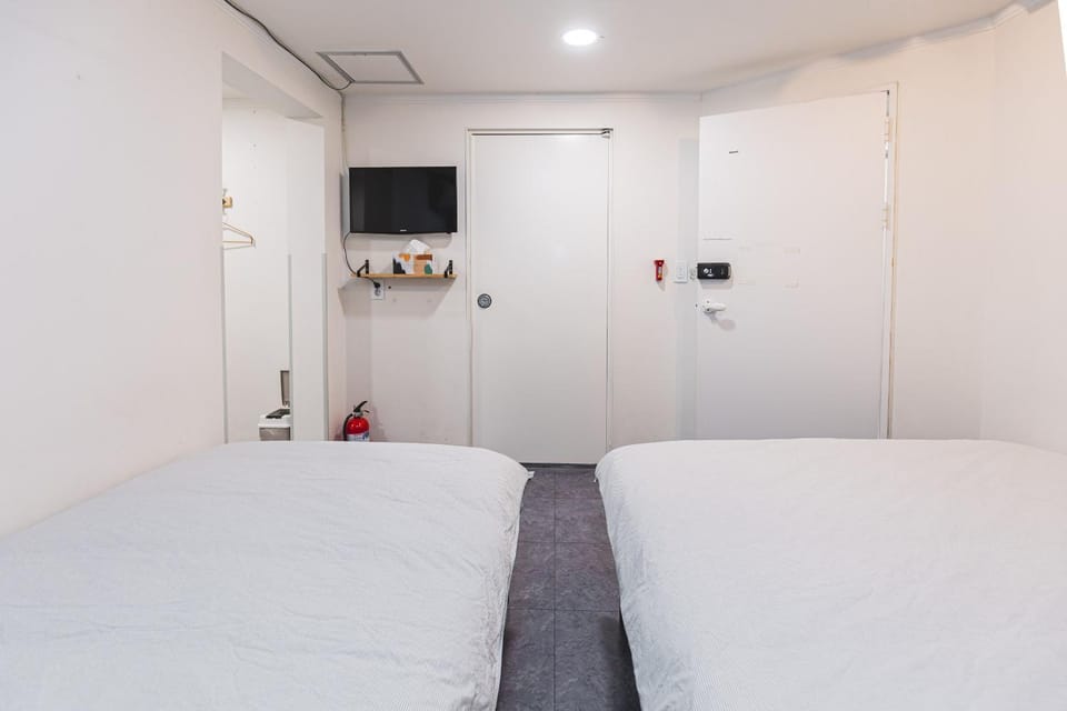 Kotaro House 2 Bed and Breakfast in Seoul