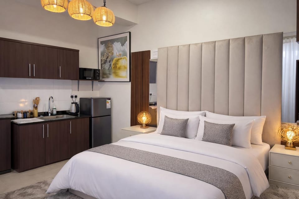 Bed, Kitchen or kitchenette, Photo of the whole room, Bedroom