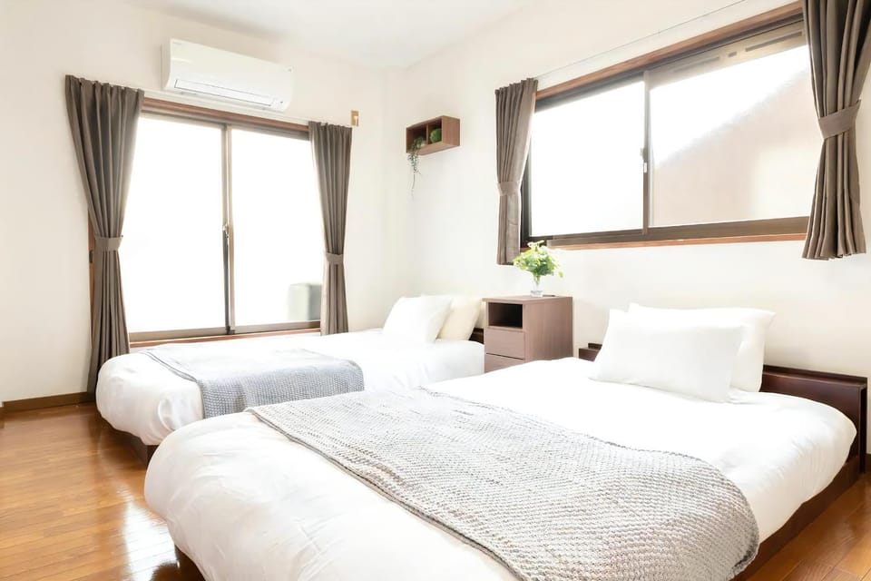 Bed, Bedroom, air conditioner